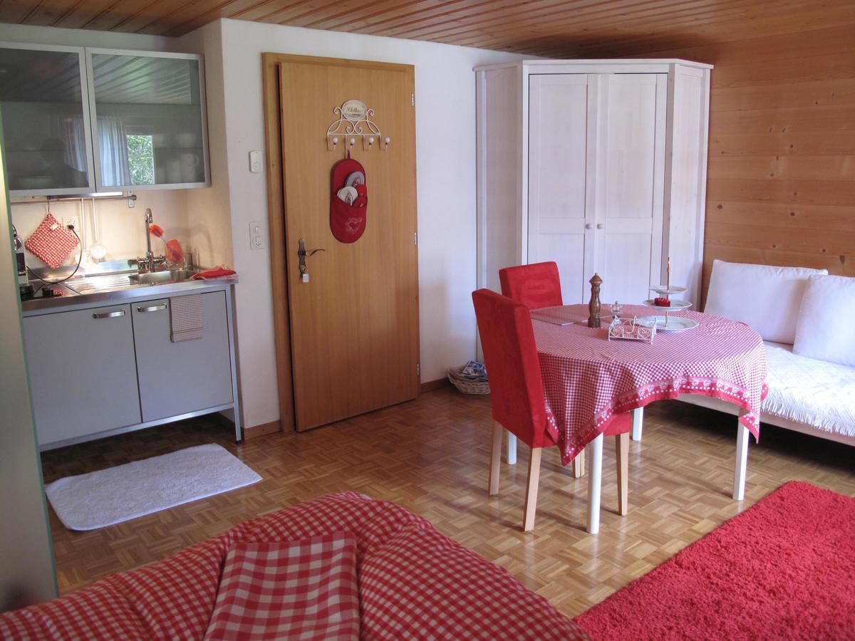 Bergluft Bed & Breakfast Lenk Bagian luar foto
