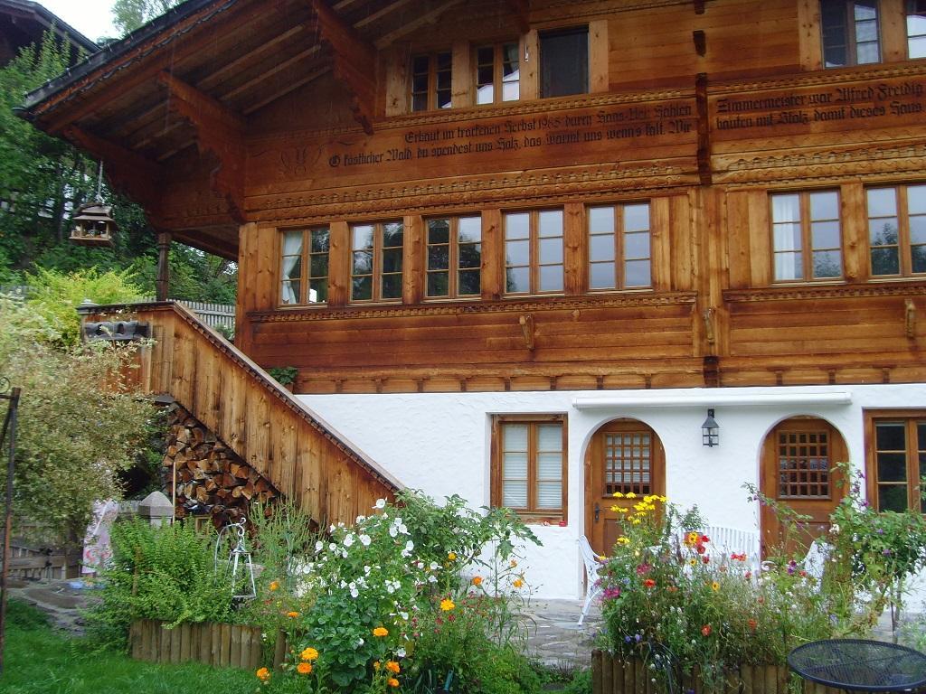 Bergluft Bed & Breakfast Lenk Bagian luar foto