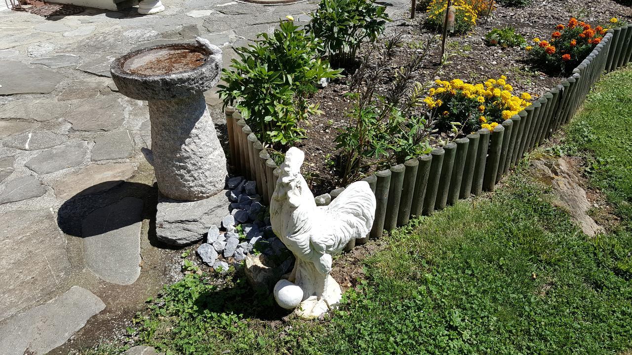 Bergluft Bed & Breakfast Lenk Bagian luar foto