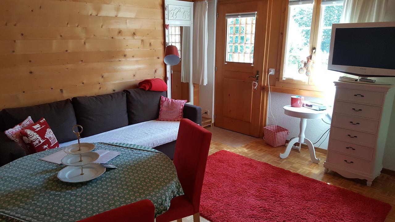 Bergluft Bed & Breakfast Lenk Bagian luar foto