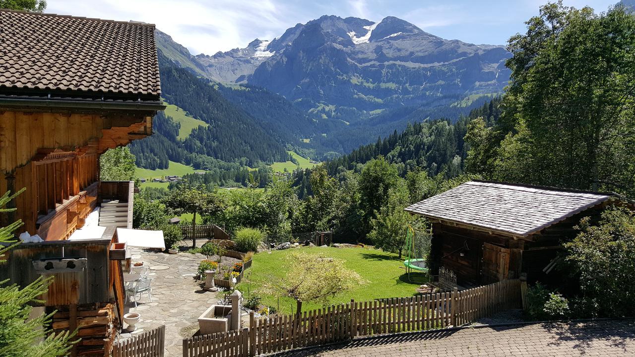 Bergluft Bed & Breakfast Lenk Bagian luar foto