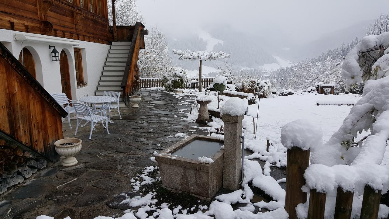 Bergluft Bed & Breakfast Lenk Bagian luar foto